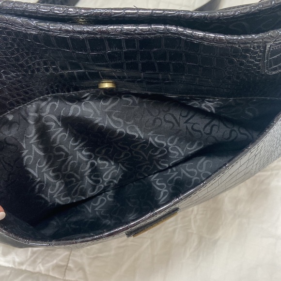 SIMPLY VERA VERA WANG - BLACK CROC EMBOSSED CROSSBODY BAG - Picture 9 of 17